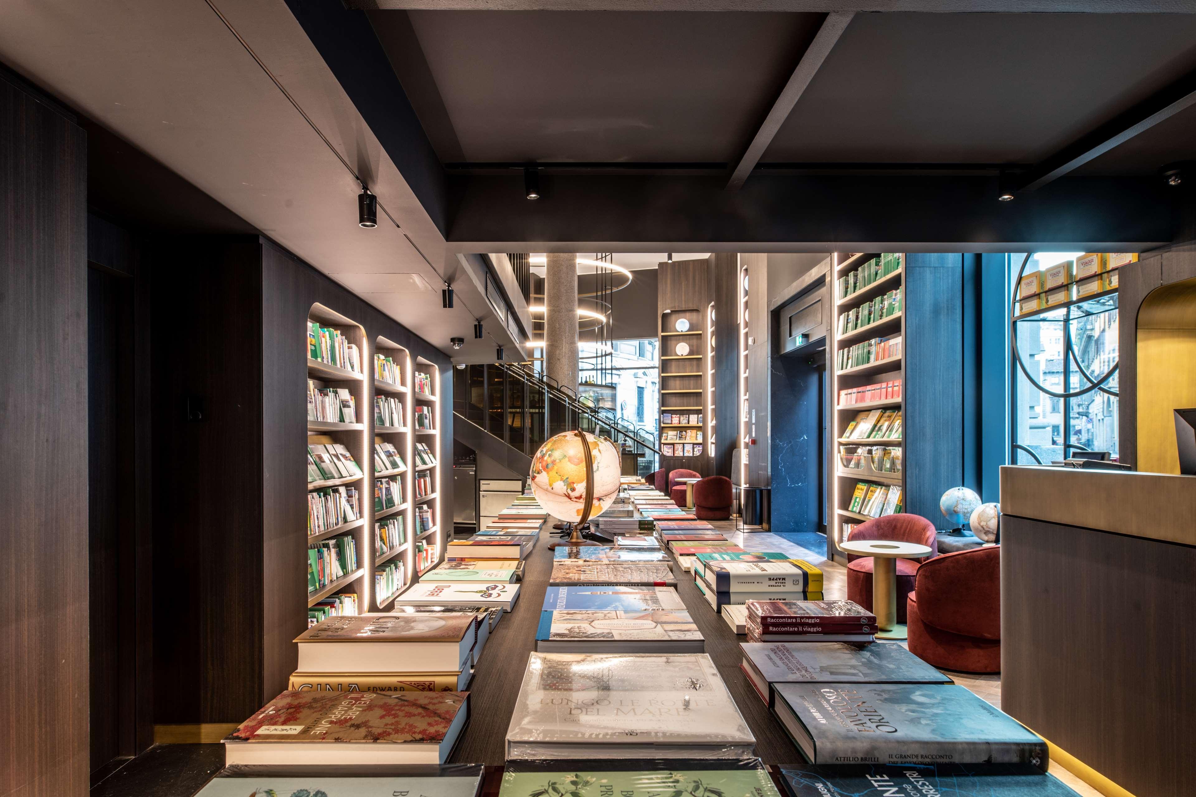 Radisson Collection Hotel, Palazzo Touring Club Milaan Buitenkant foto Library