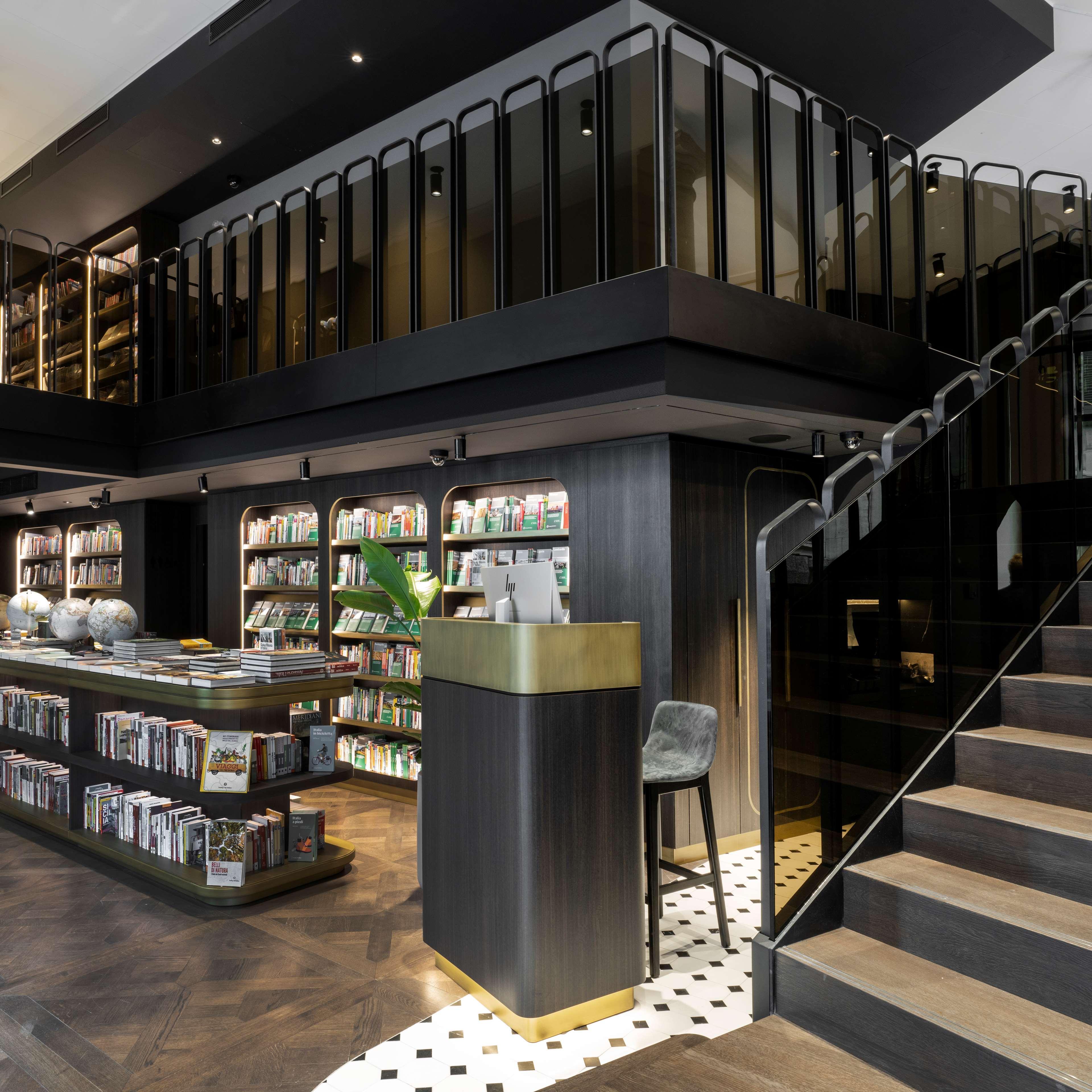 Radisson Collection Hotel, Palazzo Touring Club Milaan Buitenkant foto Library