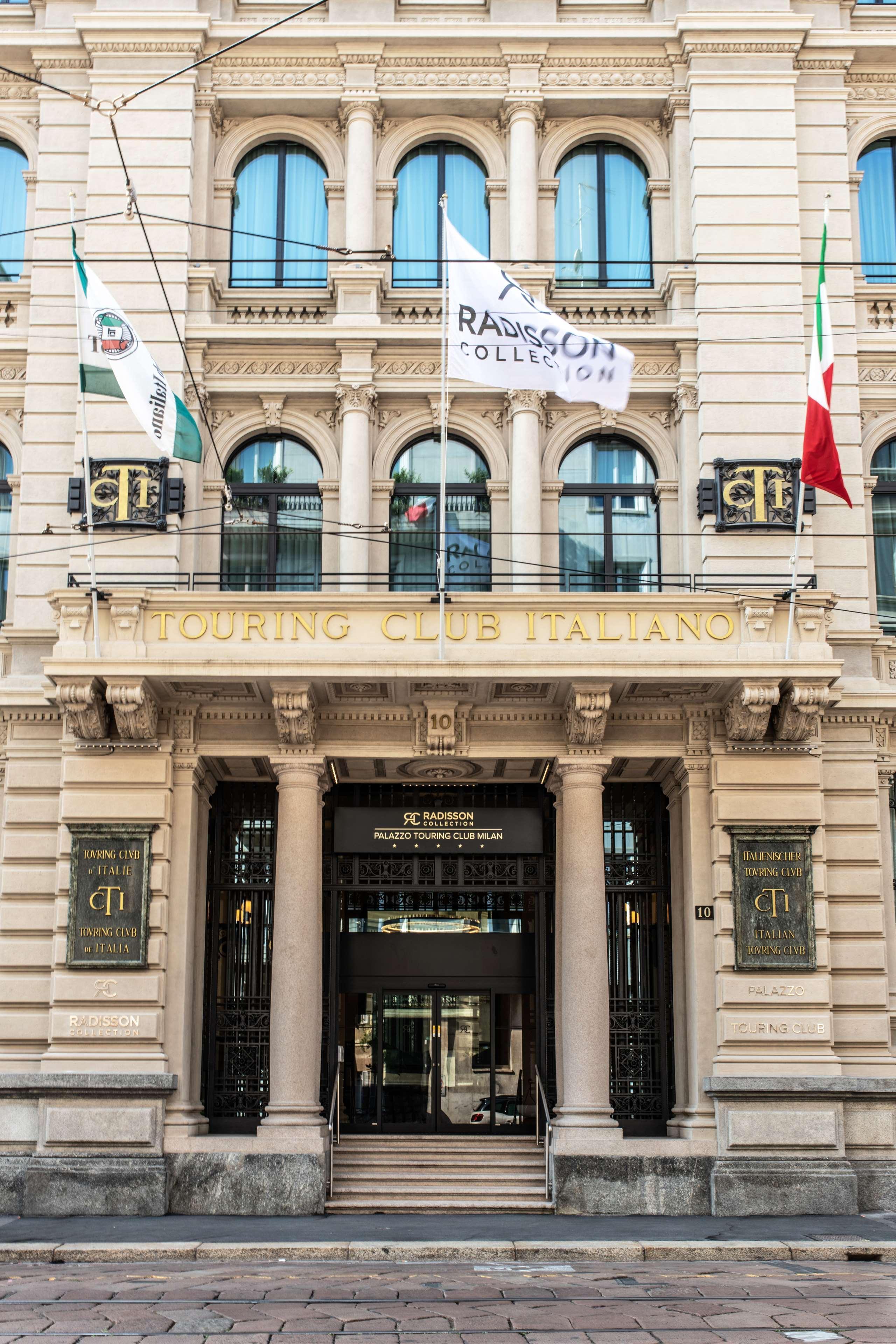 Radisson Collection Hotel, Palazzo Touring Club Milaan Buitenkant foto The Milan headquarters of the Touring Club Italiano