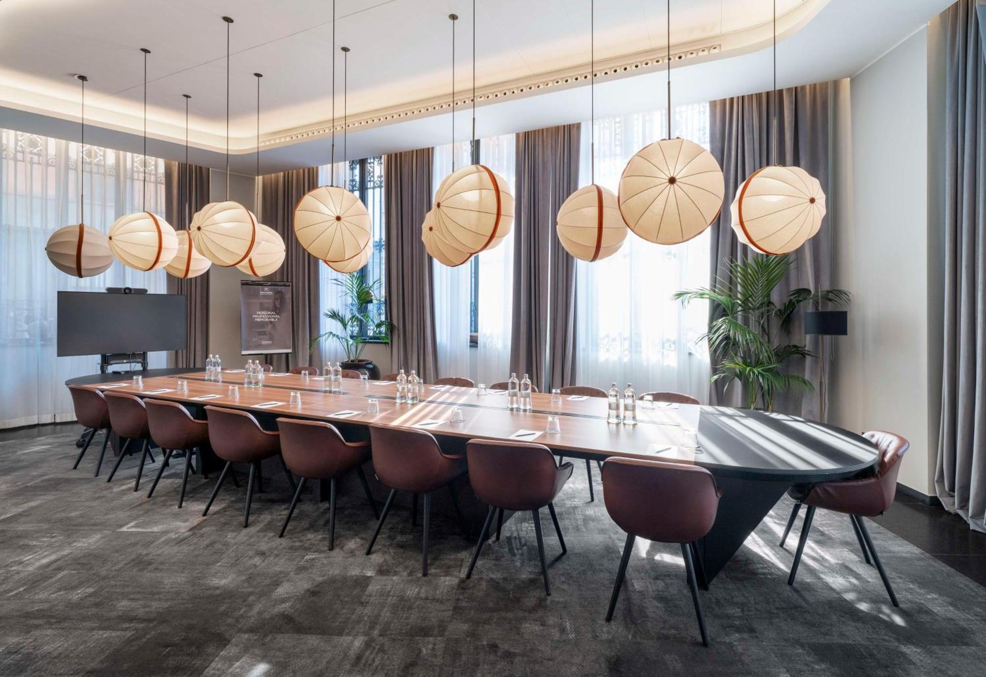 Radisson Collection Hotel, Palazzo Touring Club Milaan Buitenkant foto